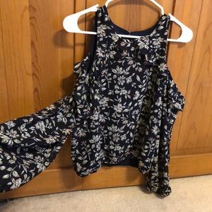 Shoulder cut out long sleeved top